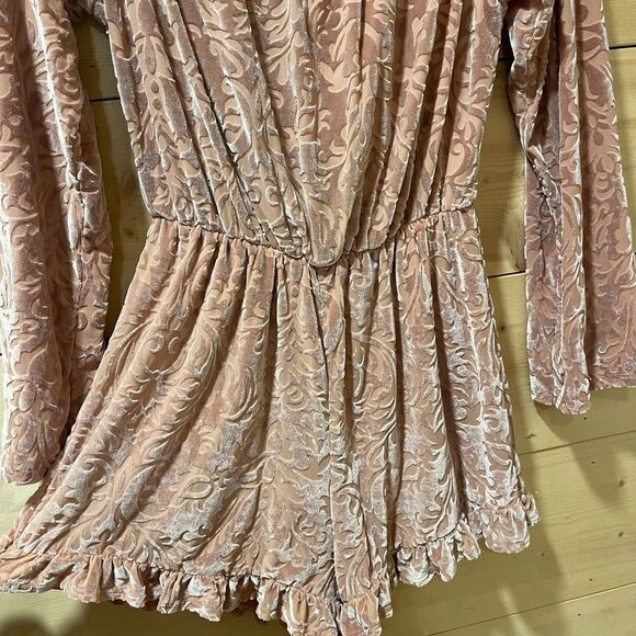 Peach Love California Velvet Burnout Long Sleeve Romper Small - Picture 2 of 7